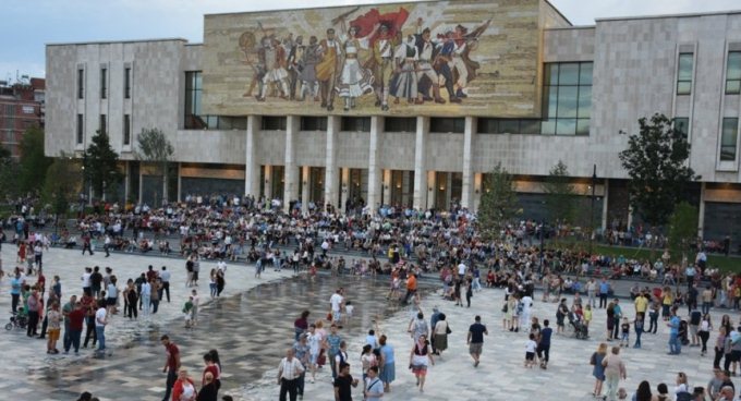Raporti i FMN: Borxhi i familjeve shqiptare shkon ne 1.4 miliarde euro